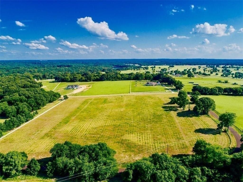10 acres in Smith County gallery image 3