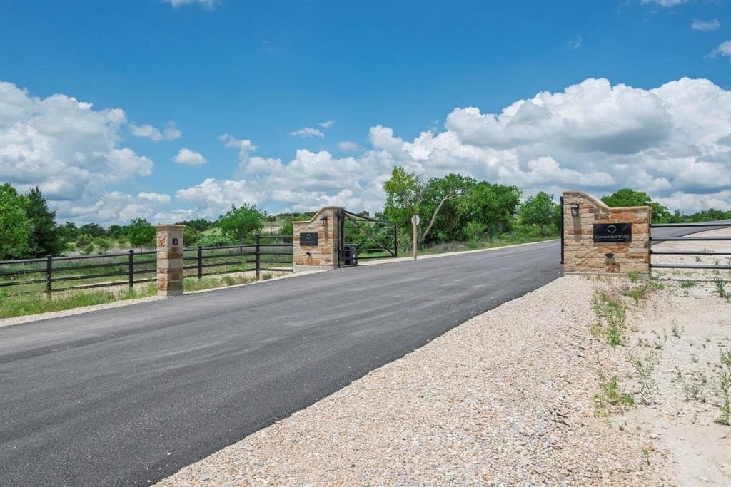 1.74 acres in Hood County gallery image 2