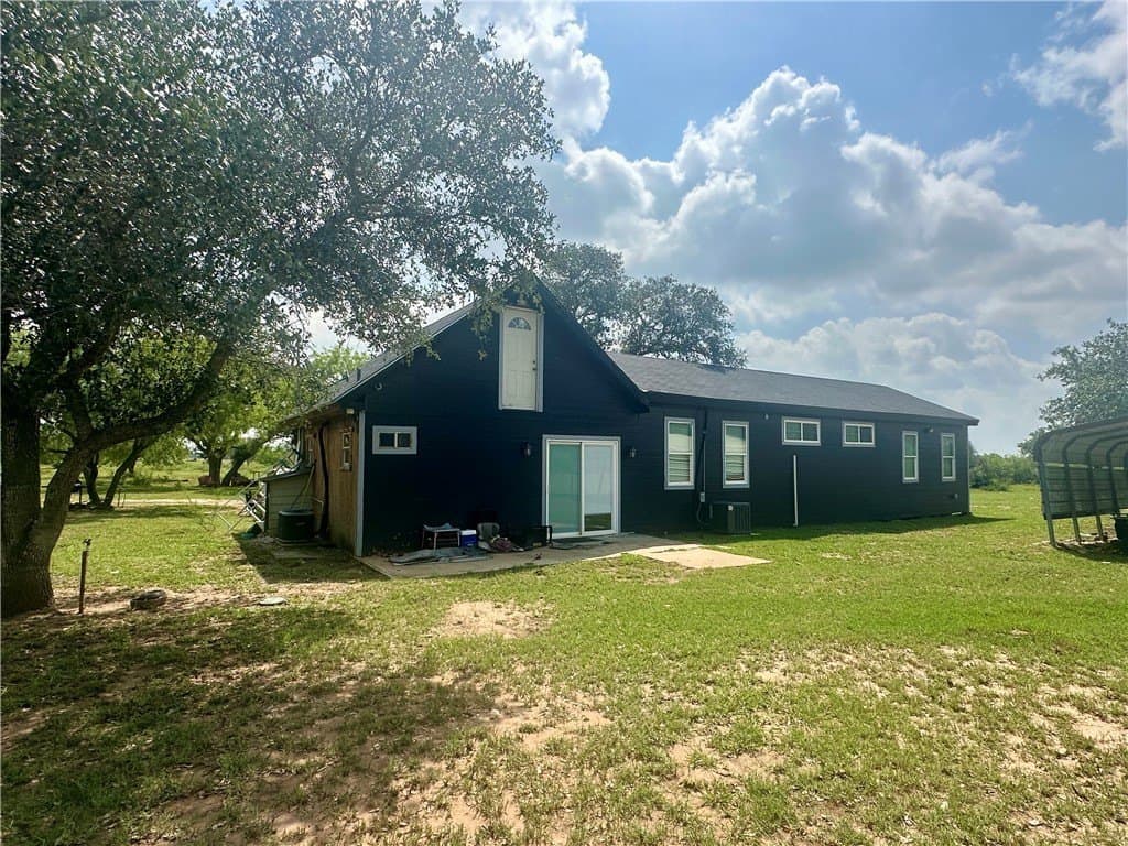 10.65 acres in Bee County gallery image 2