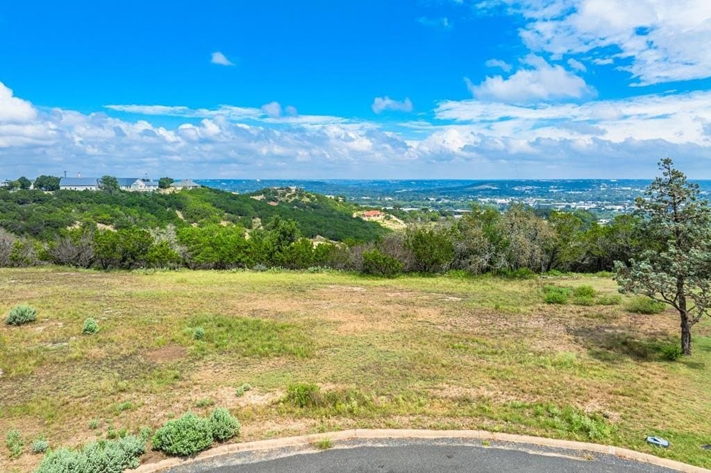 1.72 acres in Kerr County