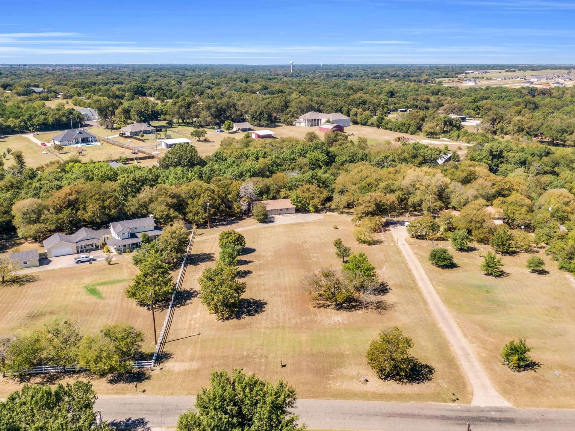 2 acres in Ellis County gallery image 2