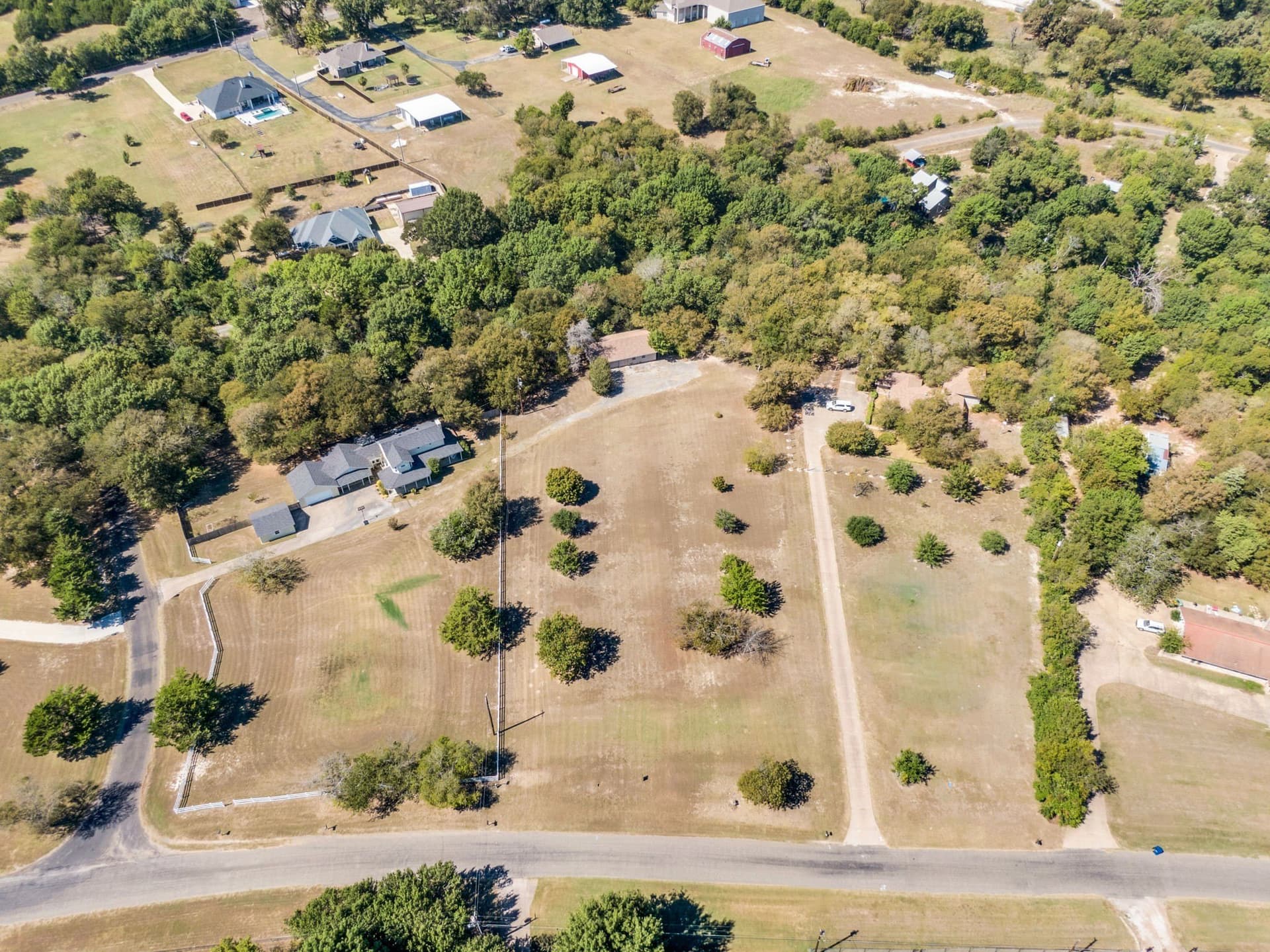 2 acres in Ellis County gallery image 3