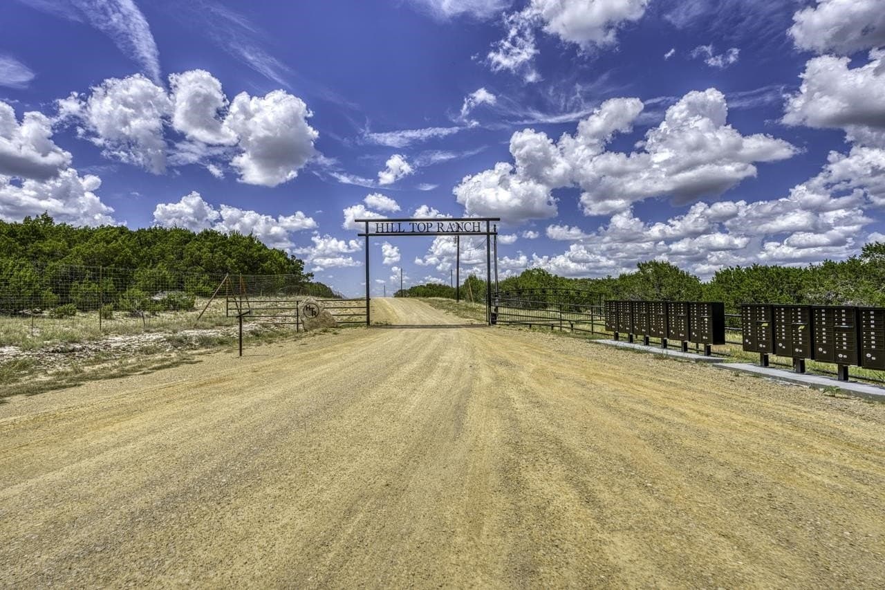 5 acres in San Saba County gallery image 3