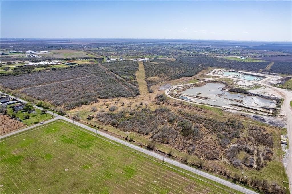 198 acres in San Patricio County - photo 2