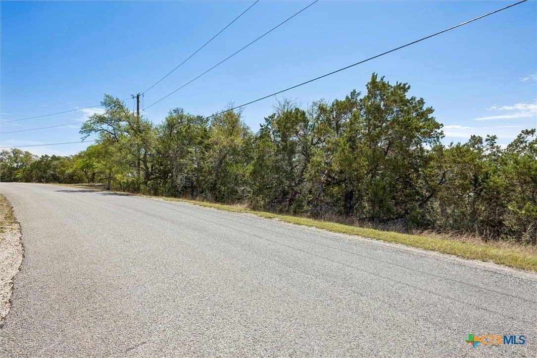 1.02 acres in Comal County gallery image 3