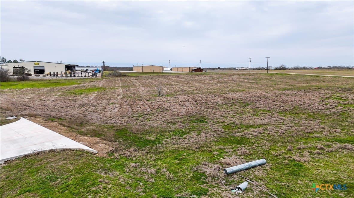 4.27 acres in Gonzales County - photo 8