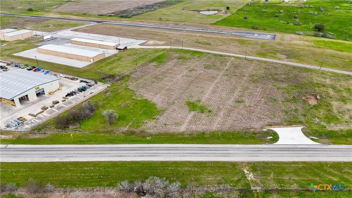 4.27 acres in Gonzales County gallery image 2