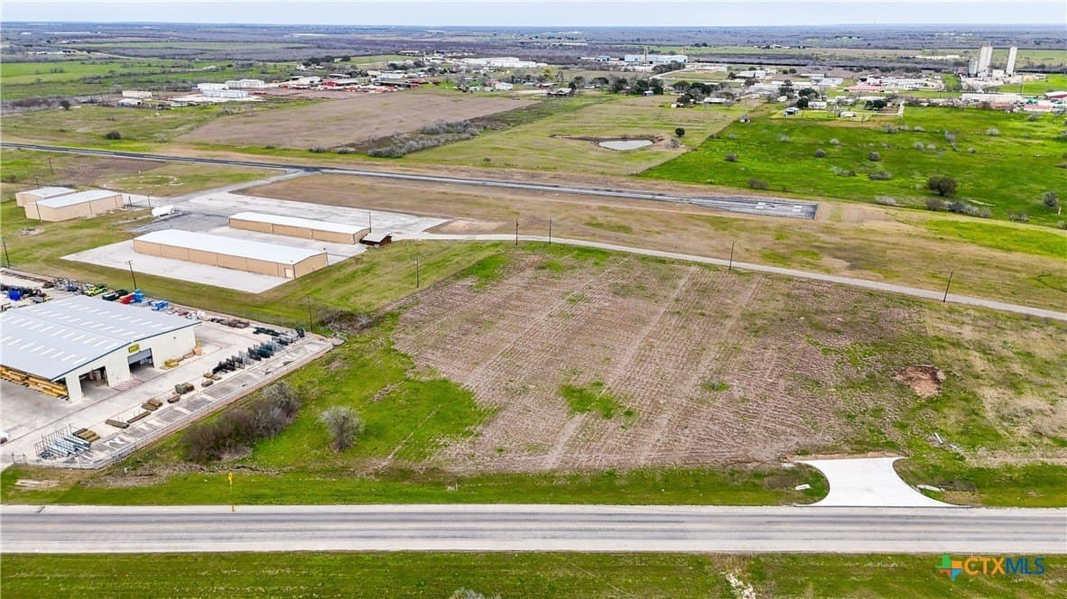 4.27 acres in Gonzales County - photo 10