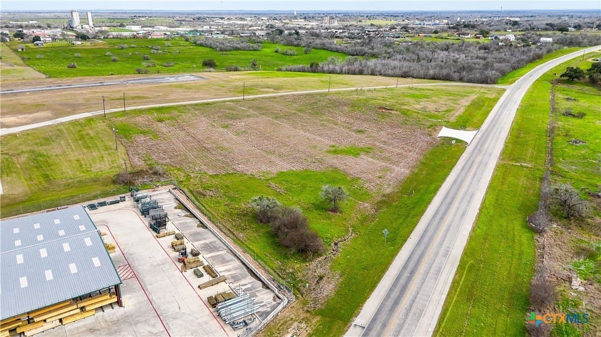 4.27 acres in Gonzales County featured view