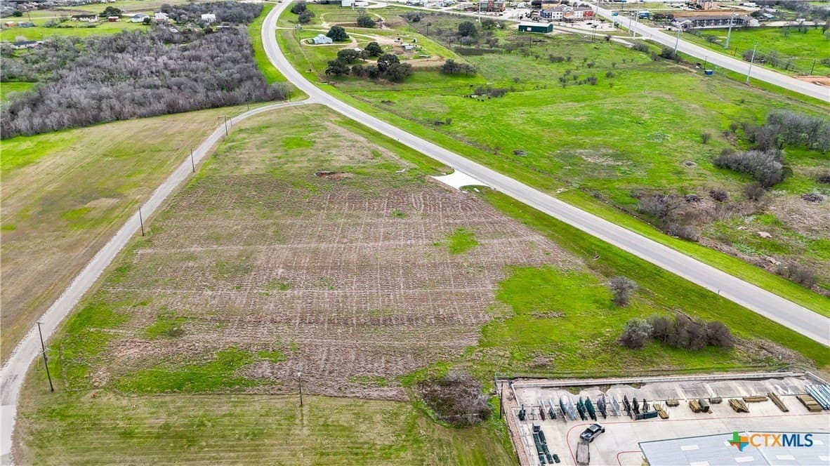 4.27 acres in Gonzales County - photo 7