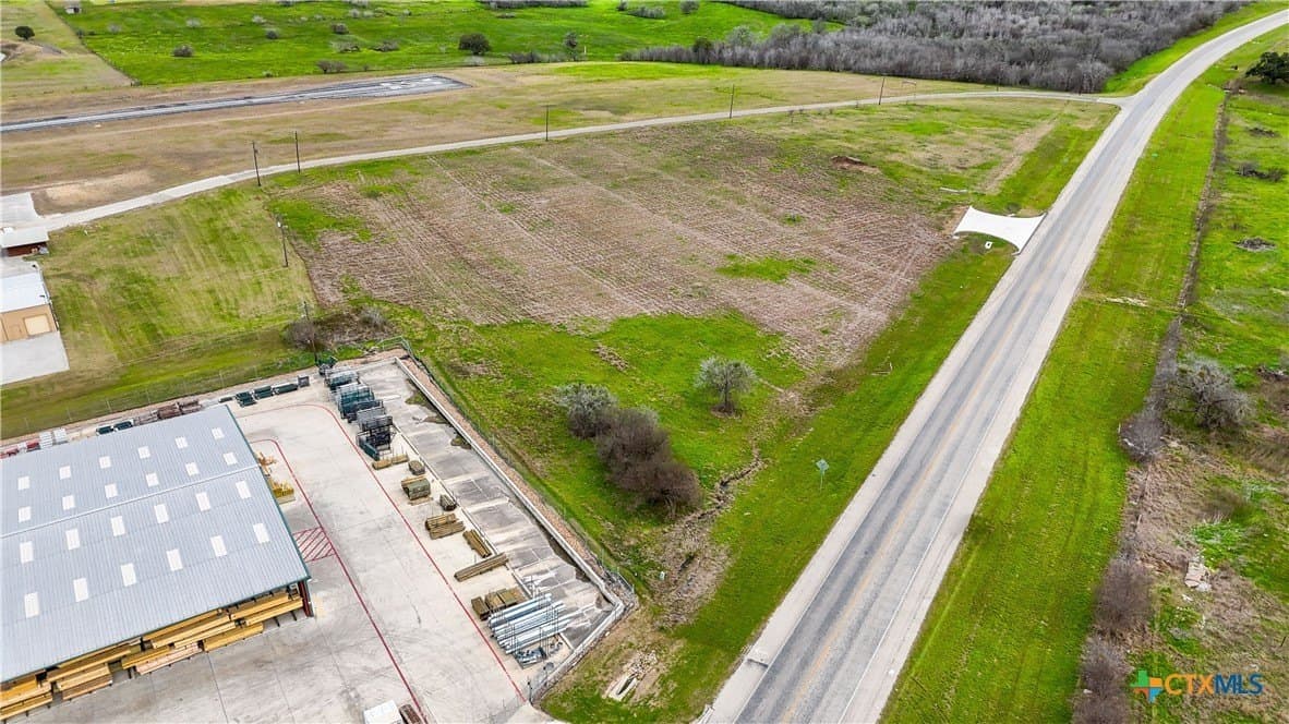 4.27 acres in Gonzales County - photo 11