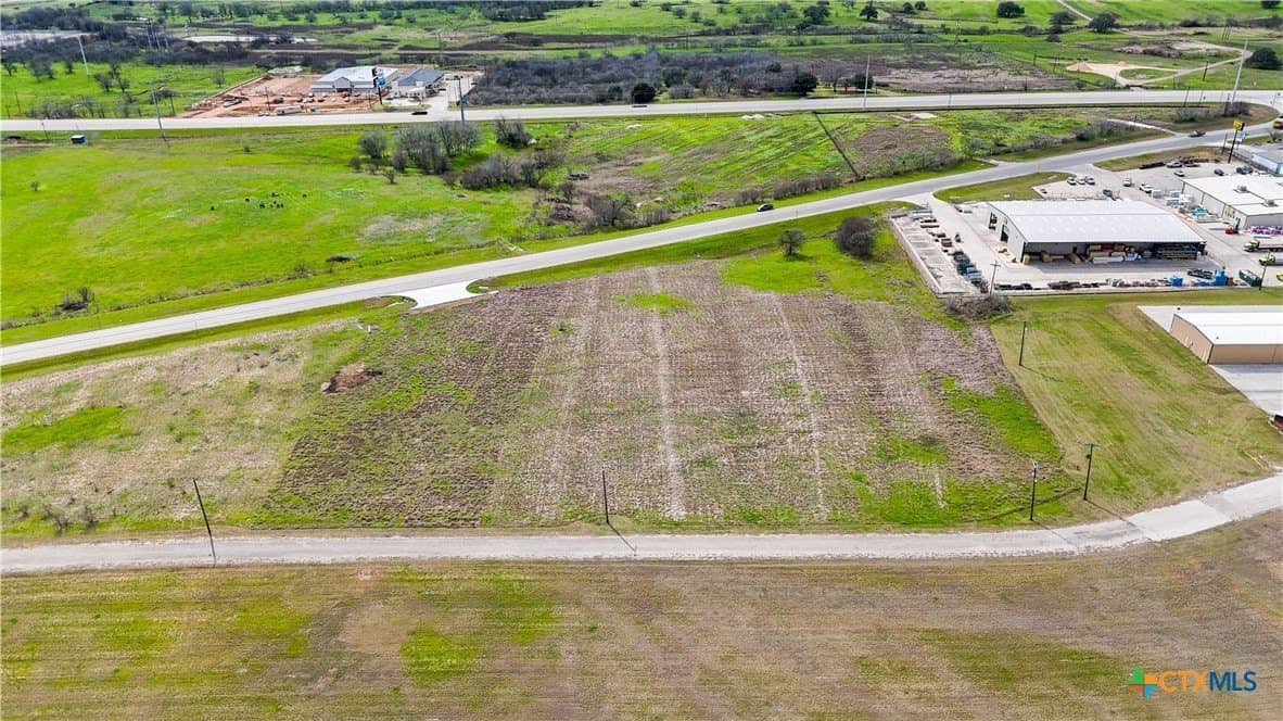 4.27 acres in Gonzales County - photo 6