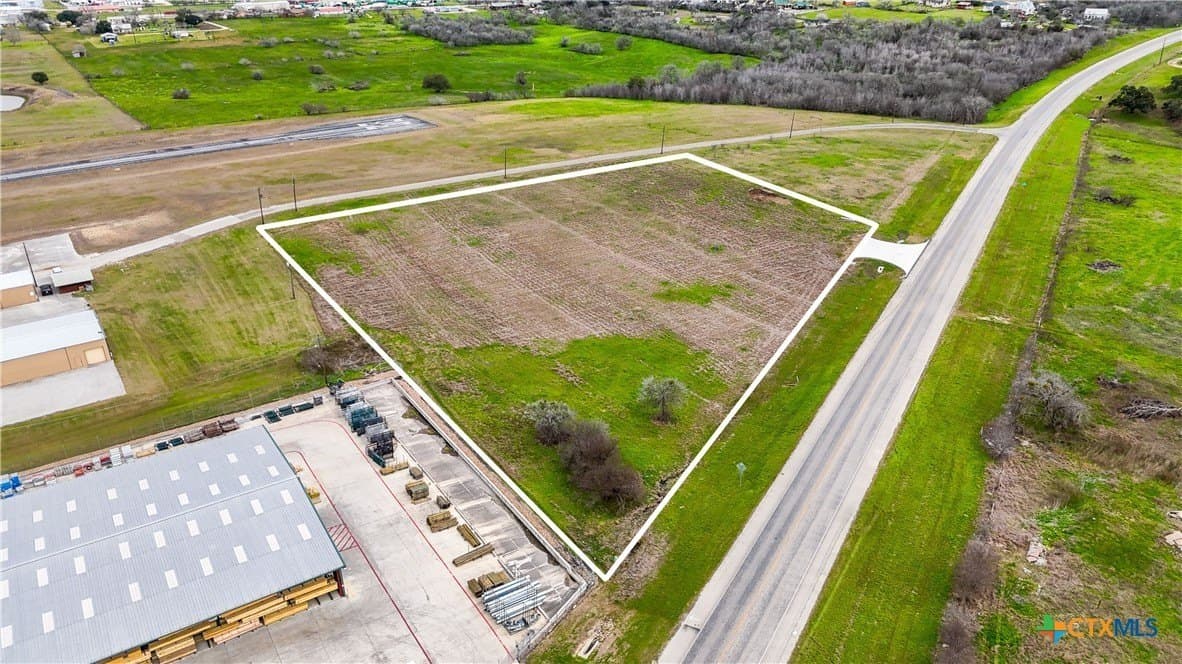 4.27 acres in Gonzales County