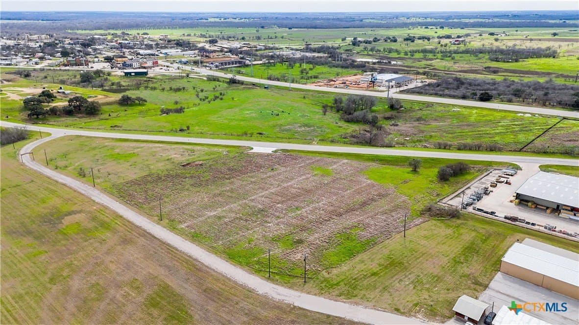 4.27 acres in Gonzales County - photo 12