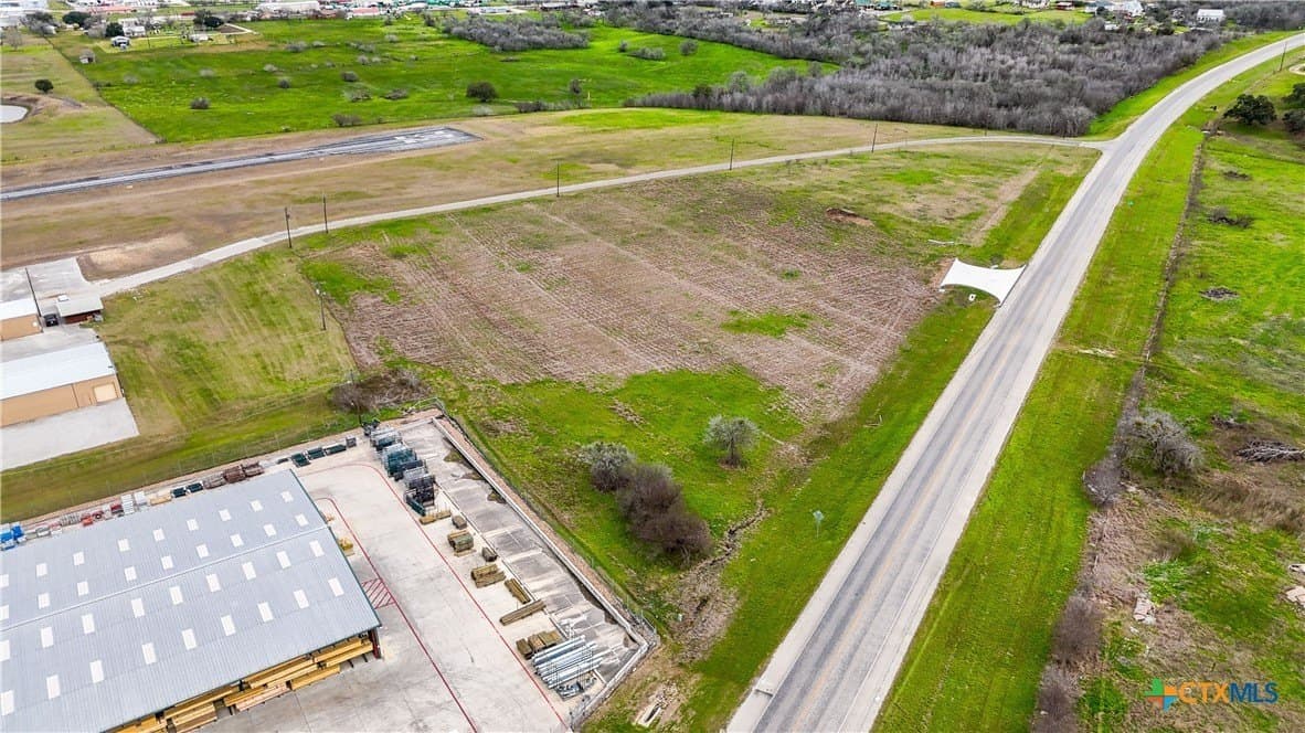 4.27 acres in Gonzales County - photo 32