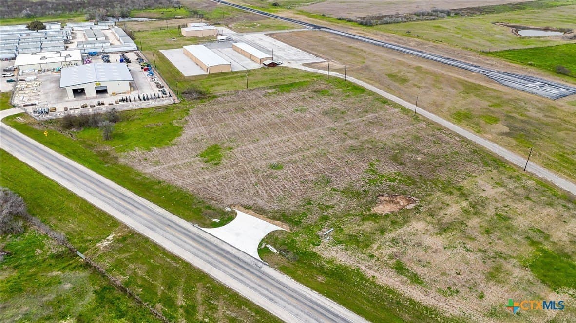 4.27 acres in Gonzales County - photo 9