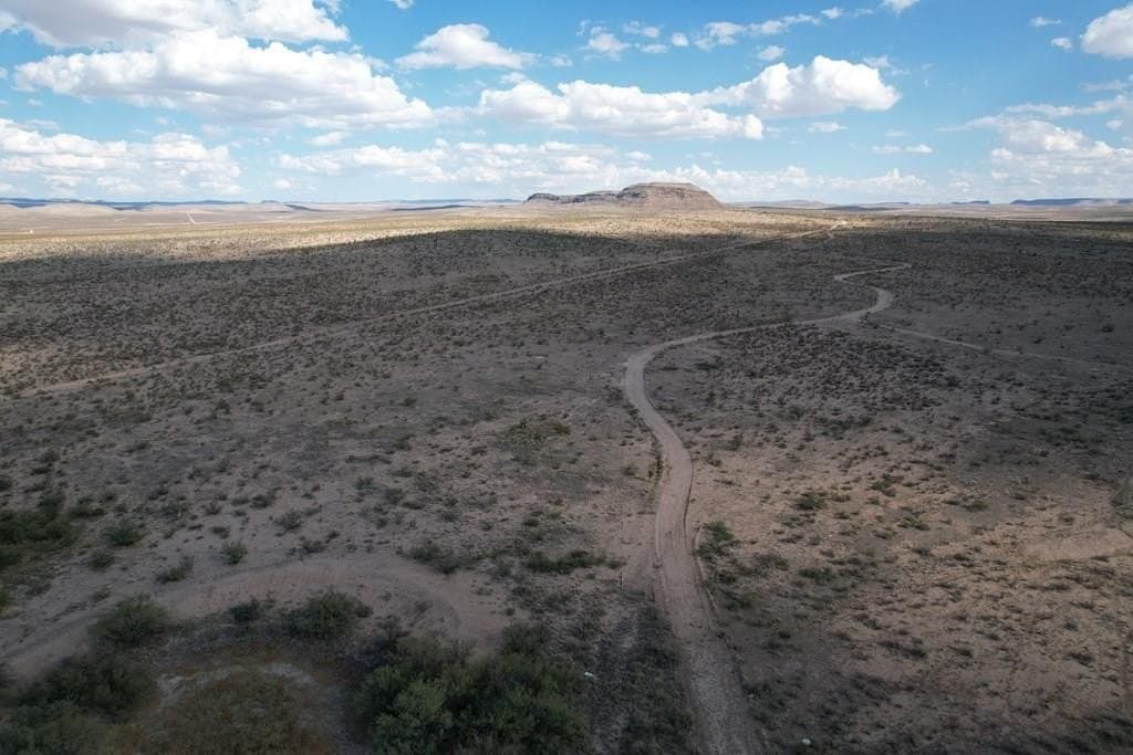 20.01 acres in Hudspeth County