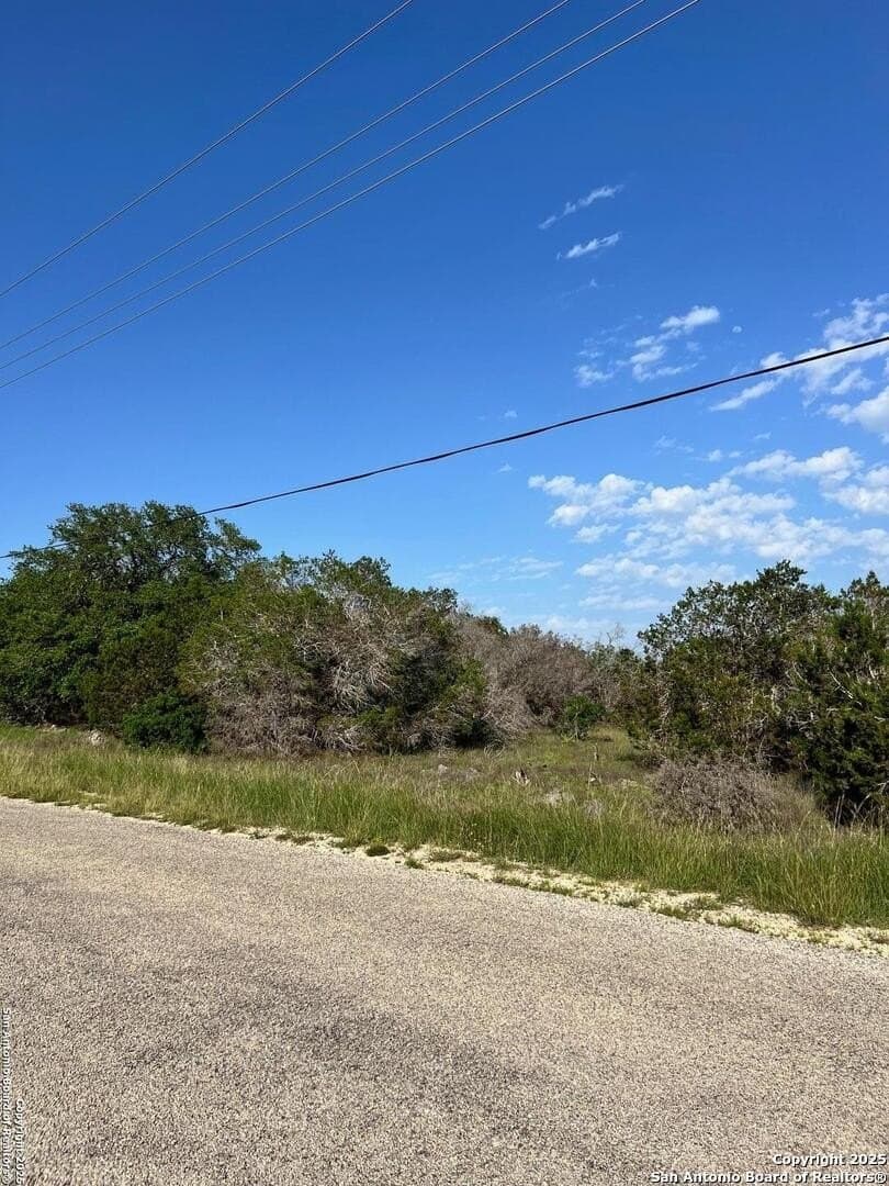 2.49 acres in Comal County gallery image 4