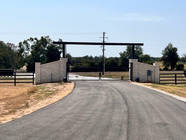 7.3 acres in Freestone County