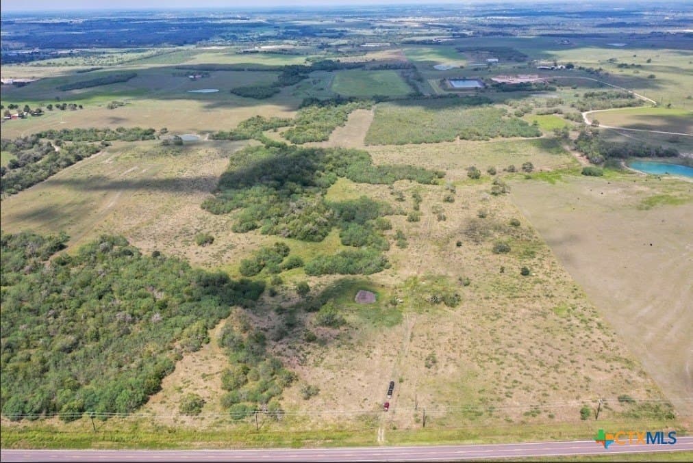 58.1 acres in DeWitt County gallery image 4