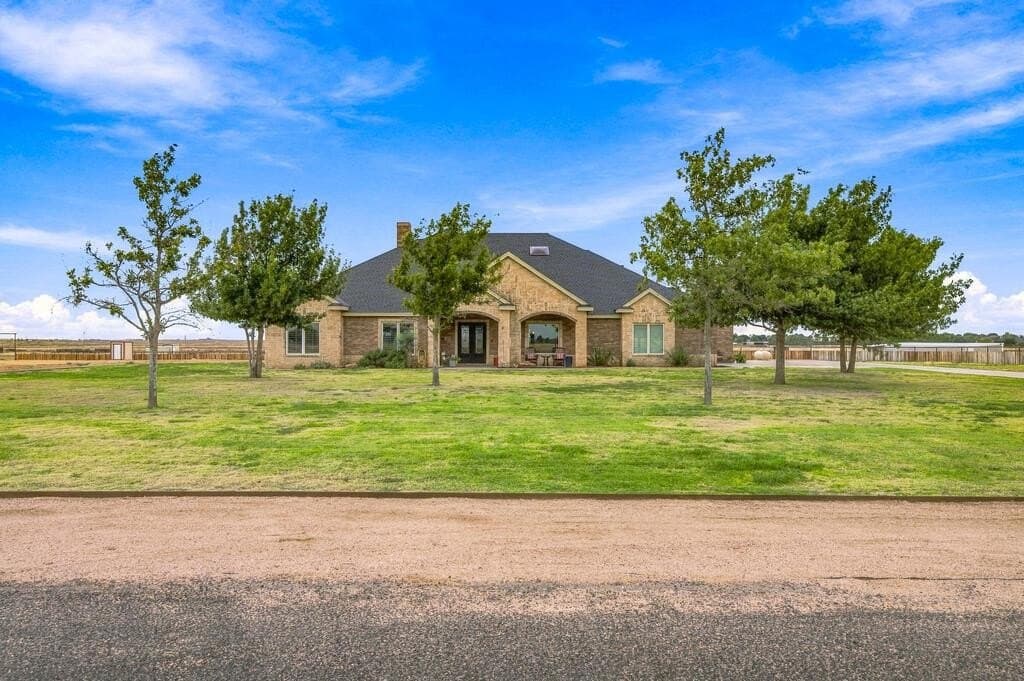 10 acres in Midland County