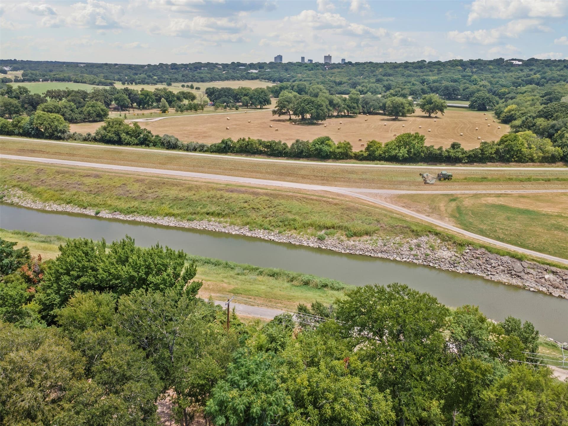 0.73 acres in Tarrant County - photo 14