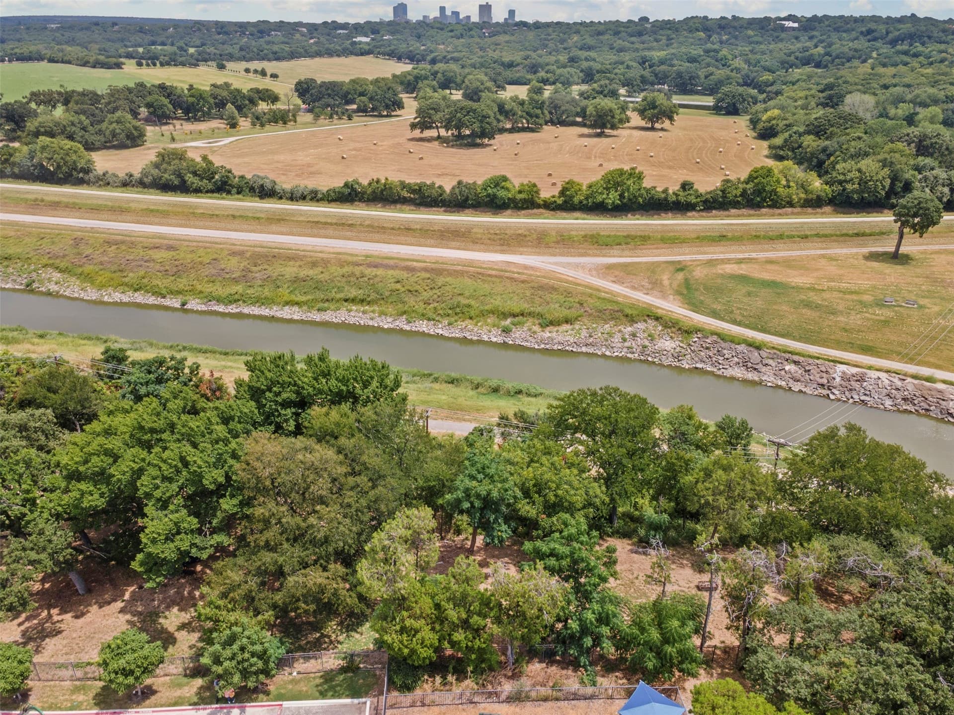 0.73 acres in Tarrant County - photo 8