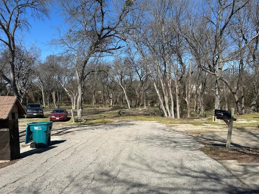 1.2 acres in Dallas County