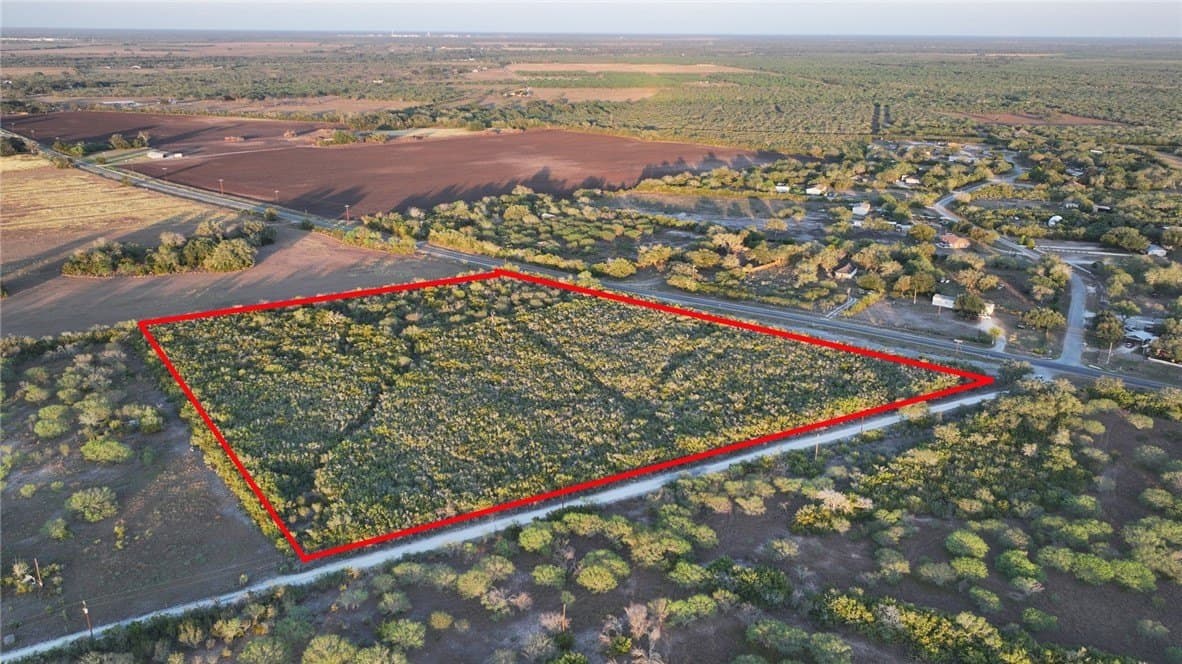 9.96 acres in Bee County gallery image 4