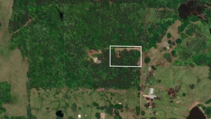 2 acres in Titus County