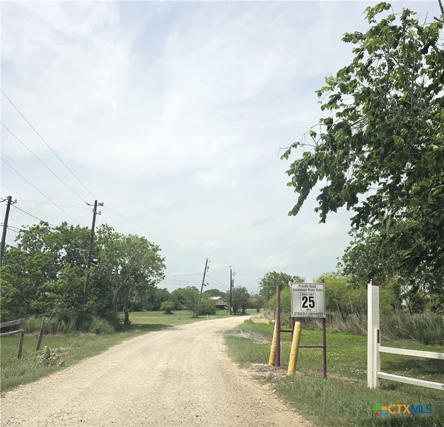 1.55 acres in Calhoun County gallery image 2