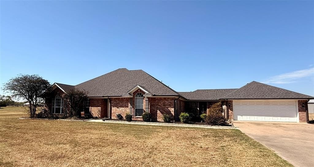 10 acres in Hopkins County