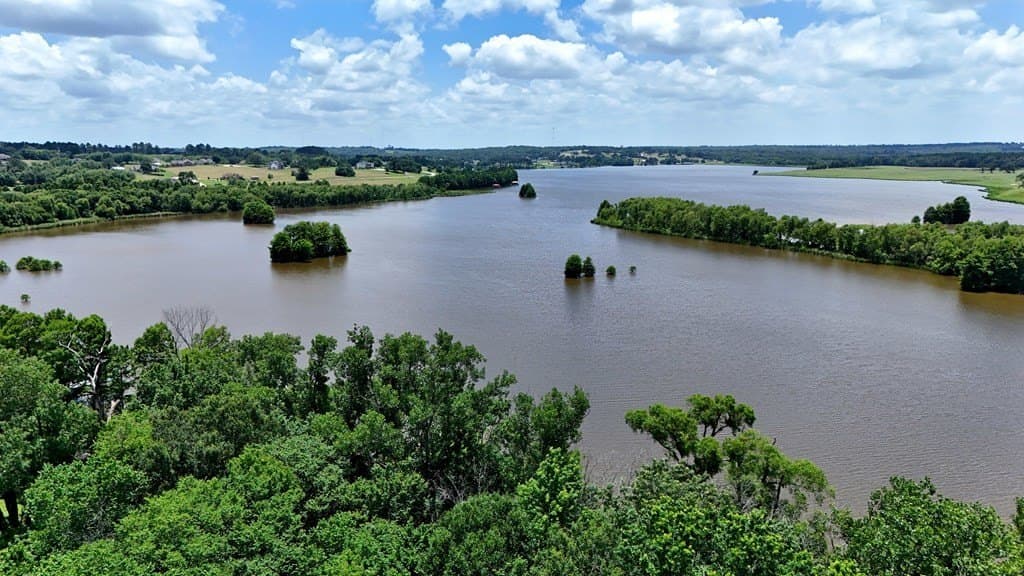 1.63 acres in HENDERSON County gallery image 4
