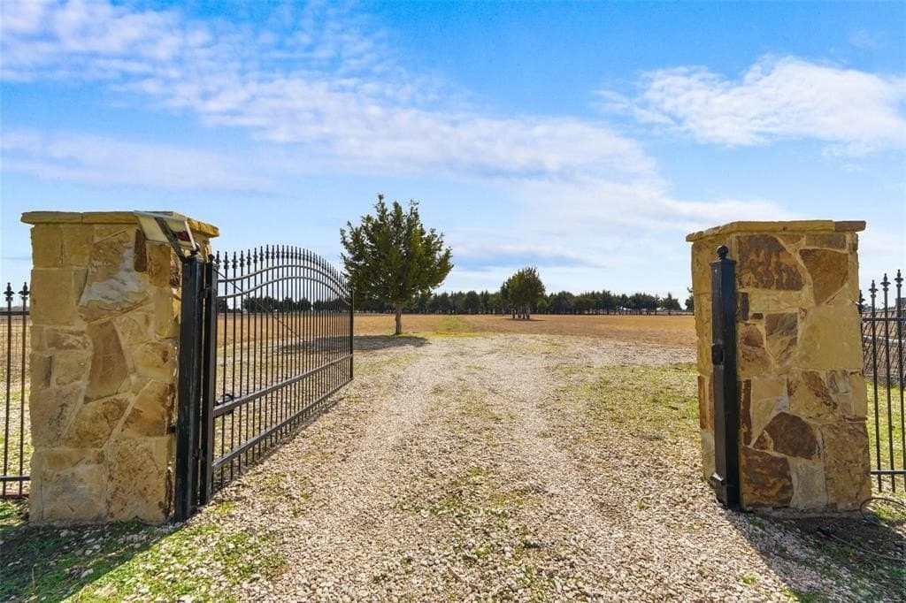 14.11 acres in Dallas County gallery image 2