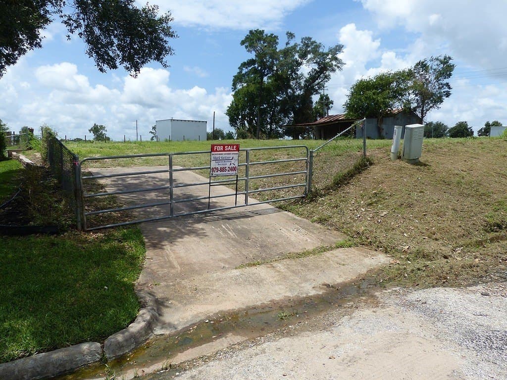 0.58 acres in Austin County - photo 8
