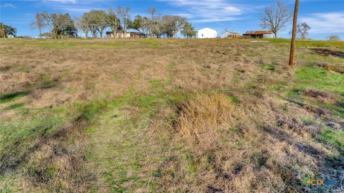 10.42 acres in Lavaca County - photo 34