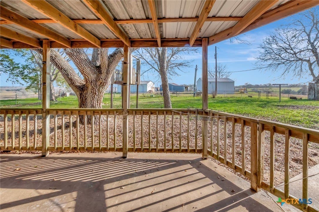 10.42 acres in Lavaca County - photo 26