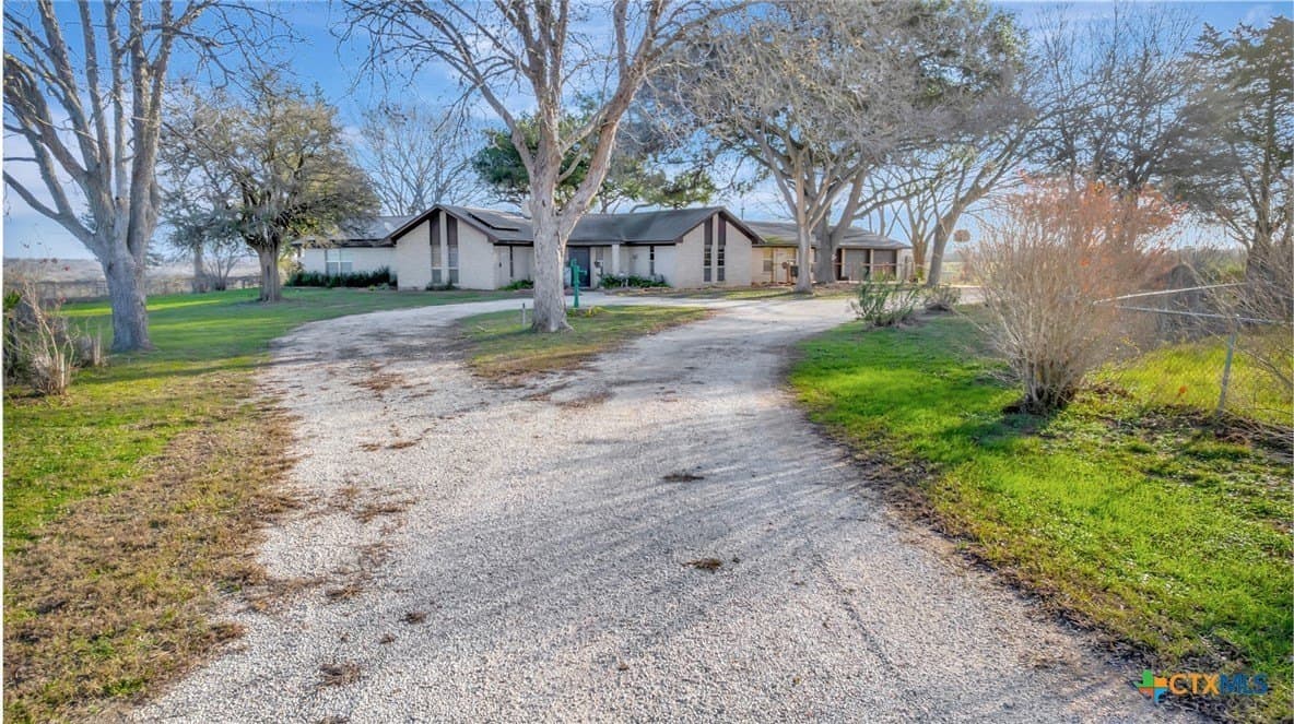 10.42 acres in Lavaca County gallery image 2
