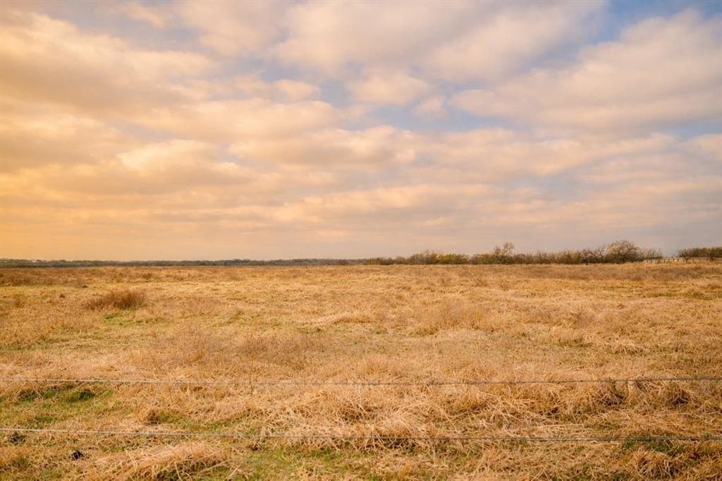 10.45 acres in Ellis County featured view
