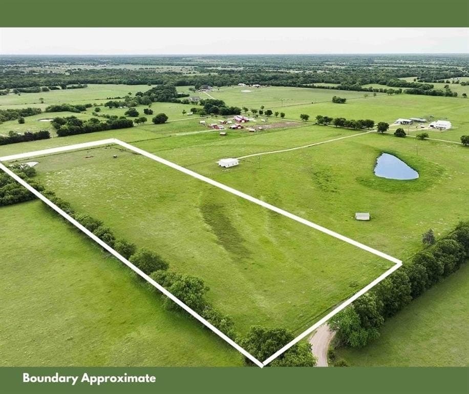 9 acres in Hunt County