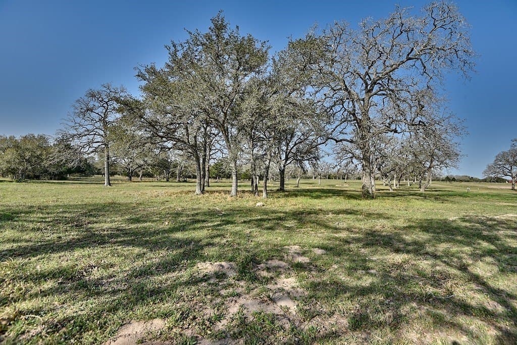 26.72 acres in Lavaca County