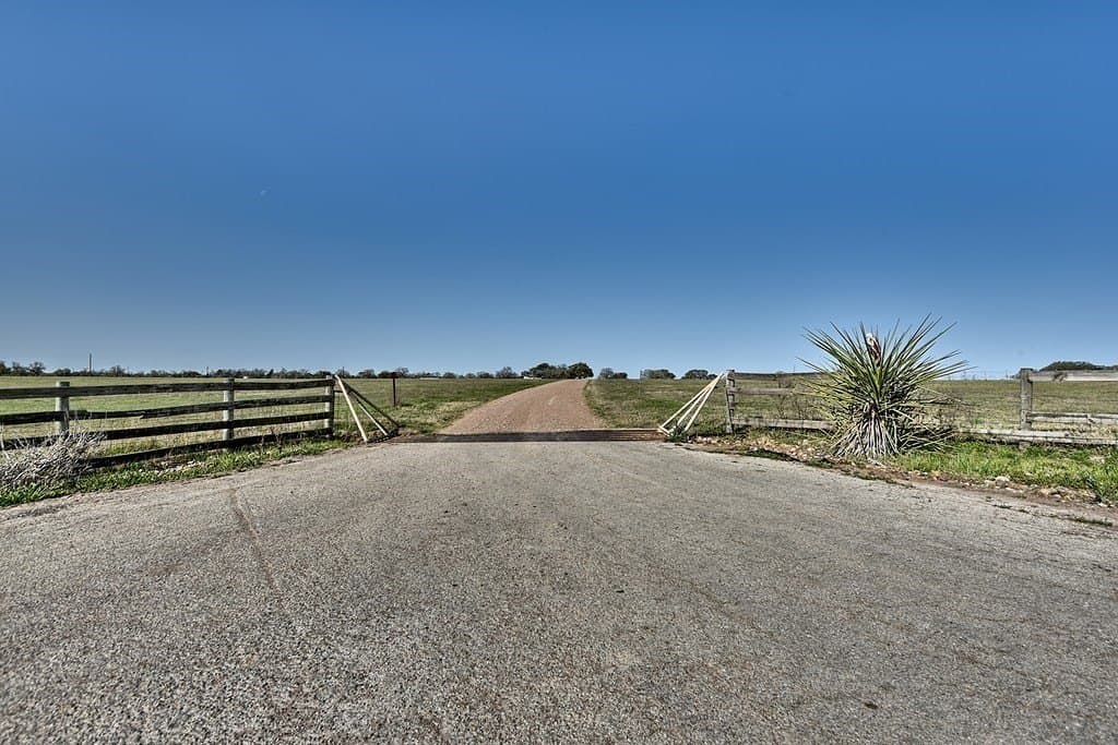 26.72 acres in Lavaca County gallery image 4