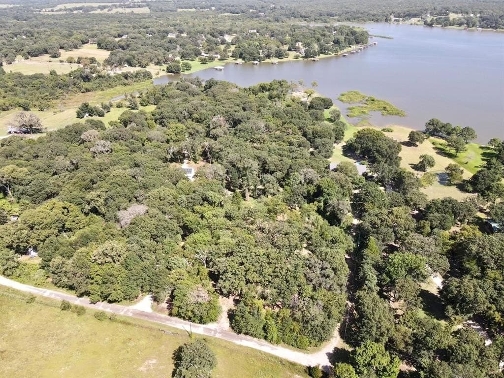 3.55 acres in Henderson County gallery image 2