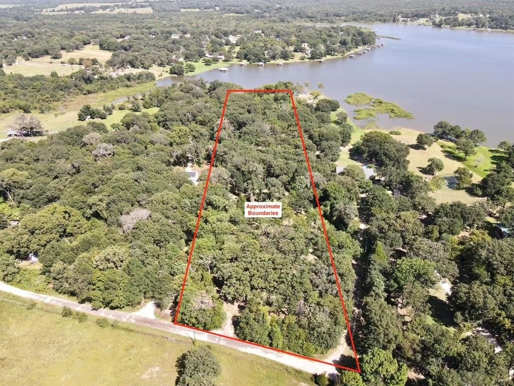 3.55 acres in Henderson County gallery image 3