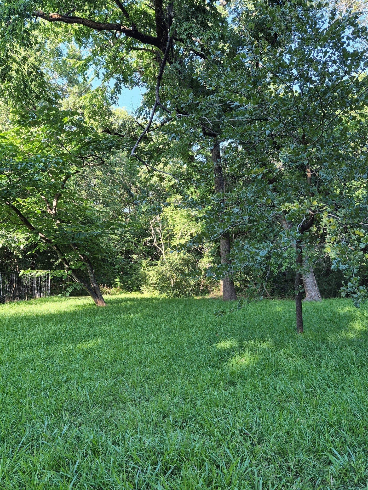 1.18 acres in Tarrant County - photo 4