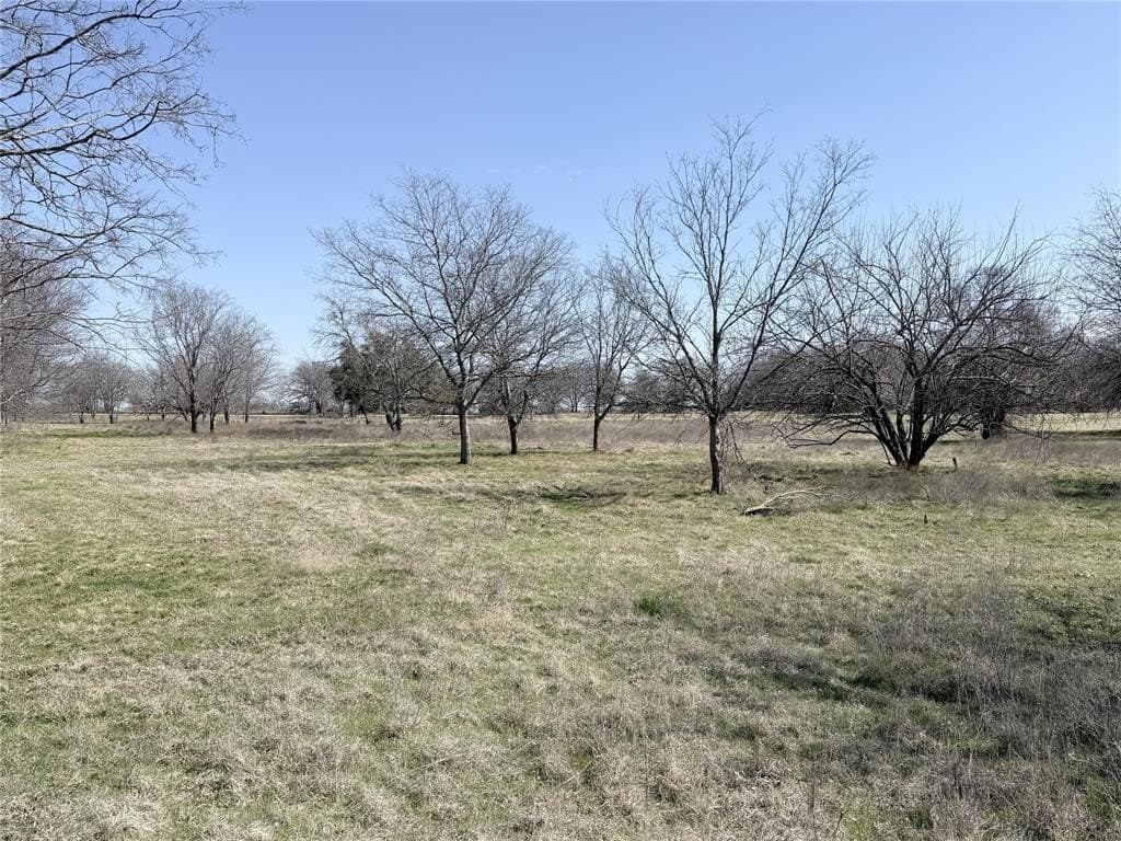 3.1 acres in Hill County