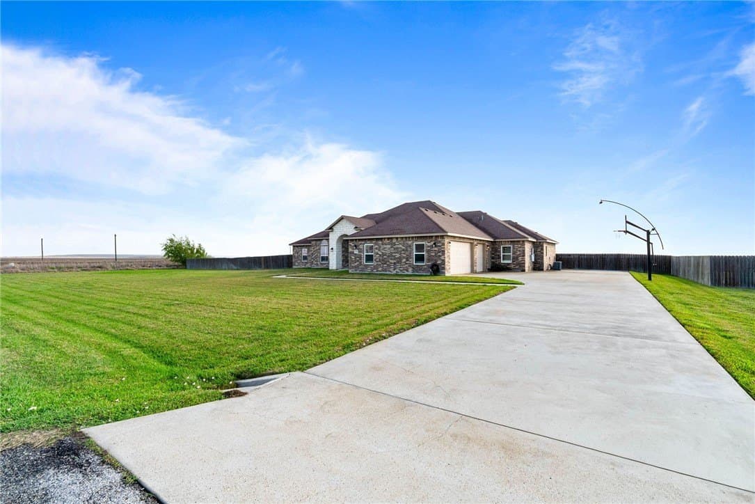 48,064 acres in Nueces County - photo 33