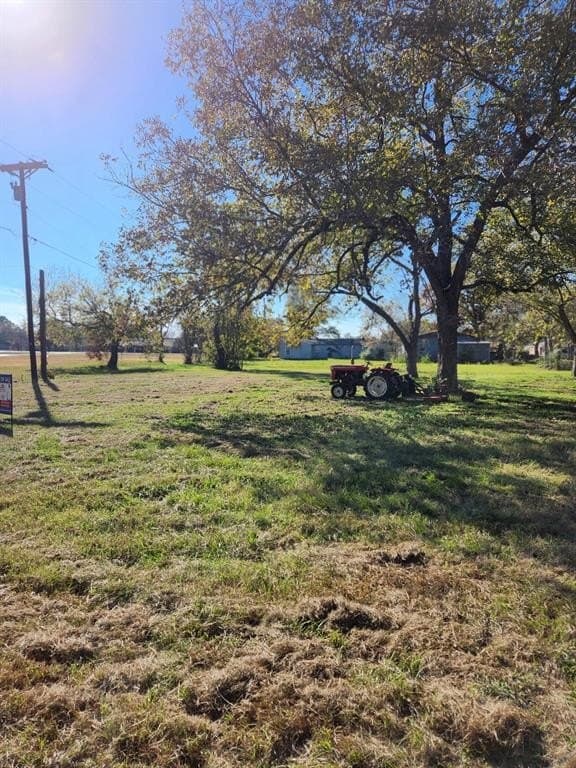 4.41 acres in Henderson County gallery image 2