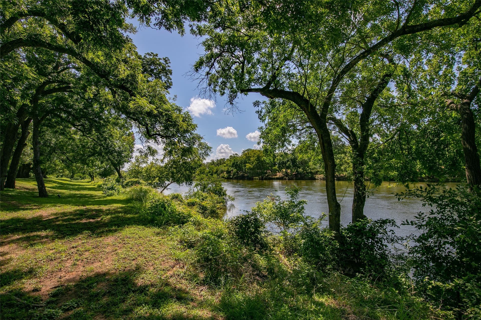 10.92 acres in Hill County gallery image 4