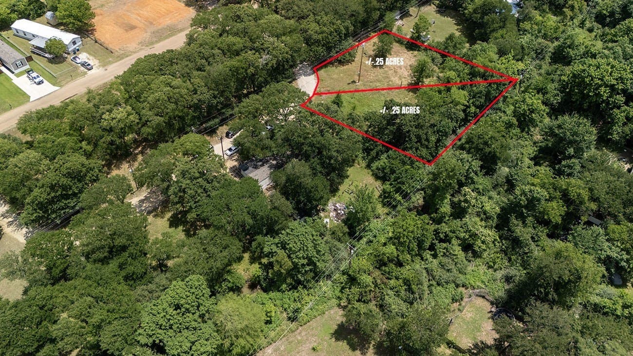 0.25 acres in Henderson County - photo 14